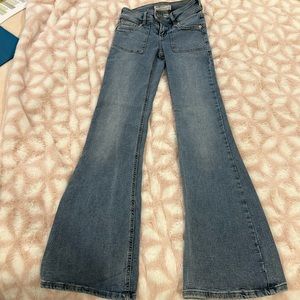 Garage low rise jeans